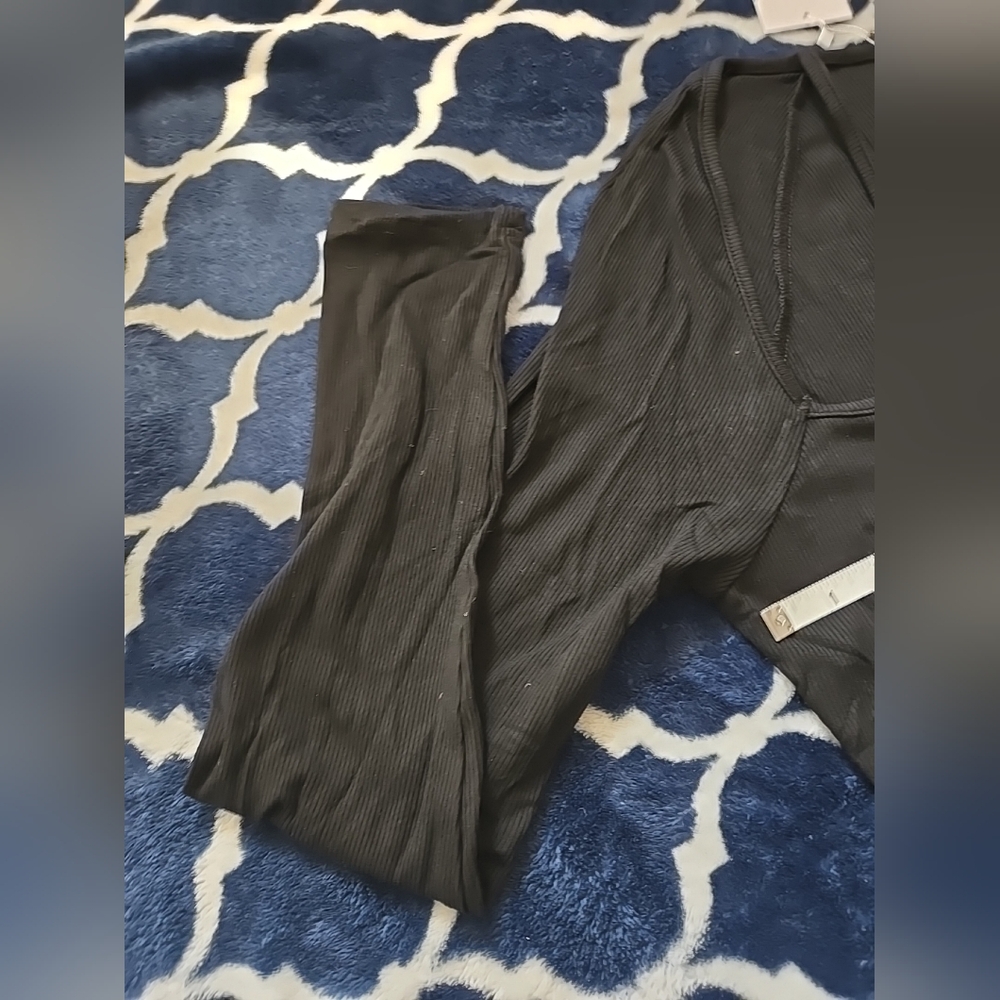 Large Ribbed Cutout Bodysuit - Picture 5 of 10